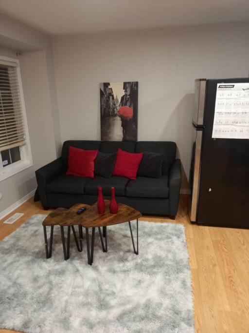 Adorable Private Suite In Ajax, Unique 2 Story מראה חיצוני תמונה