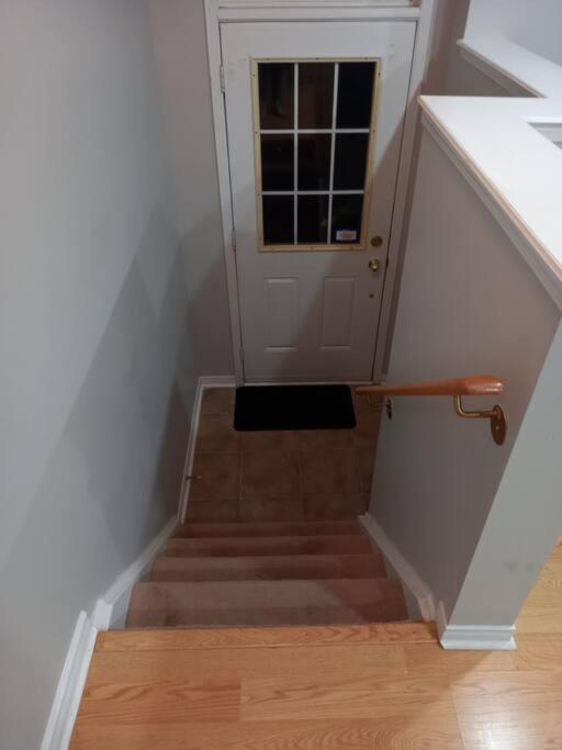 Adorable Private Suite In Ajax, Unique 2 Story מראה חיצוני תמונה
